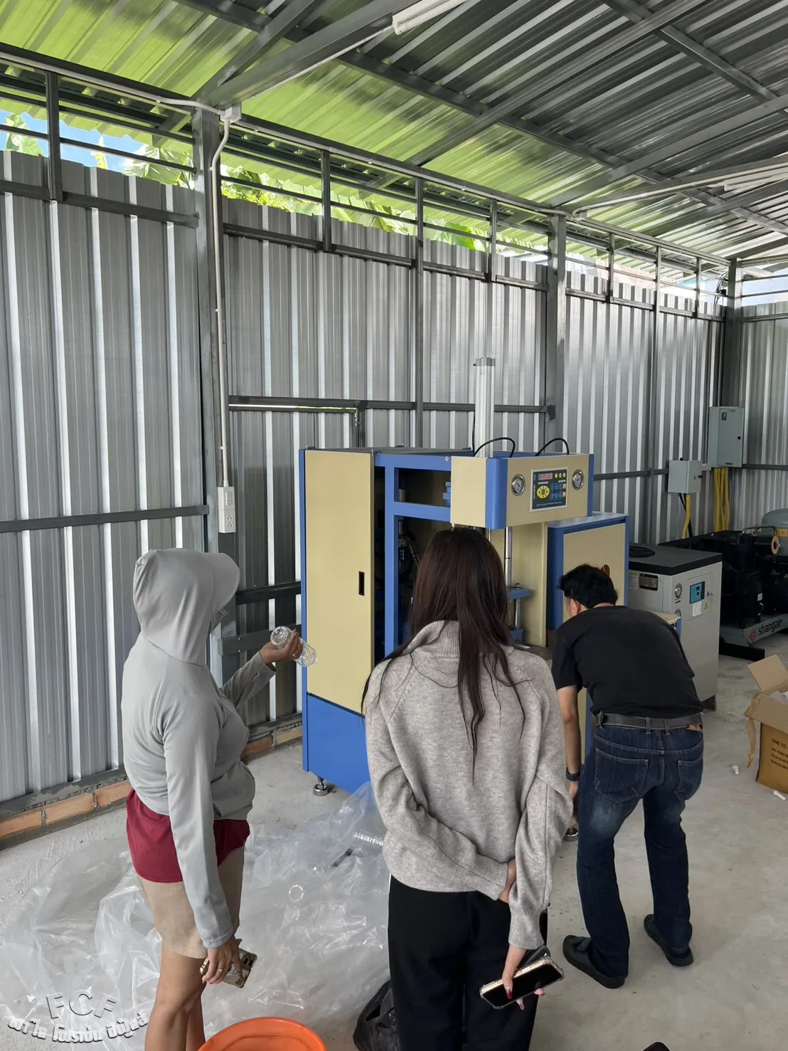 ติดตั้งเครื่องเป่าขวด PET แบบกึ่งอัตโนมัติ รุ่น HZ-880 ณ สงขลา