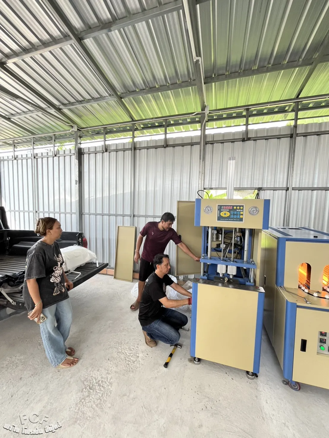 ติดตั้งเครื่องเป่าขวด PET แบบกึ่งอัตโนมัติ รุ่น HZ-880 ณ สงขลา