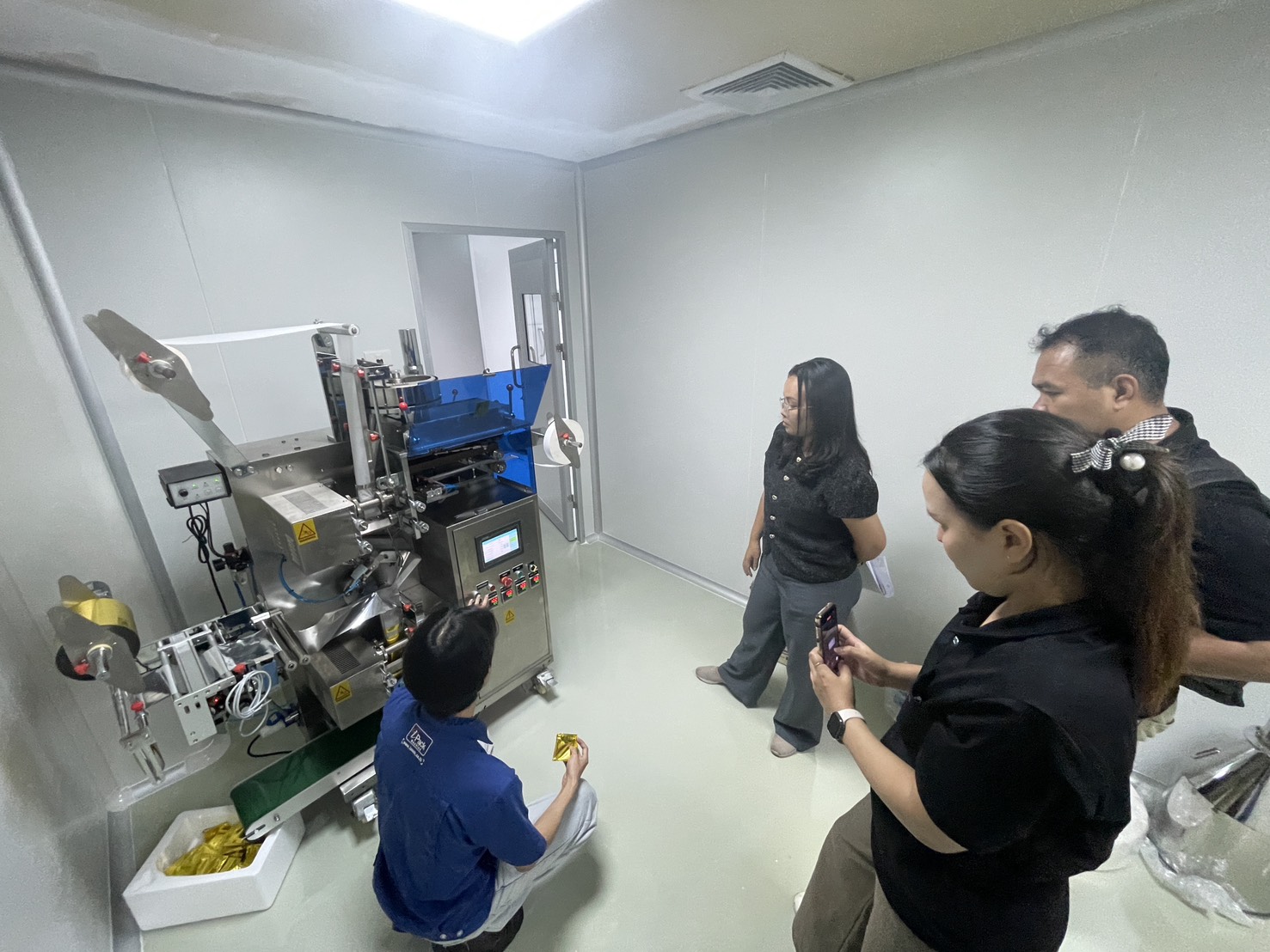 ติดตั้งเครื่องบรรจุชาอัตโนมัติ  ซองในซองนอก ติดเชือกติดเเท็ก    ปทุมธานี